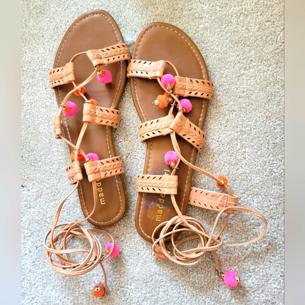 Flat sandals